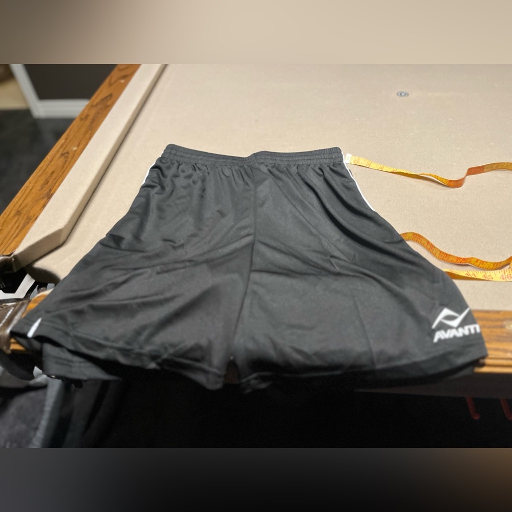 5/$25 bnwt avanti black adult L soccer shorts